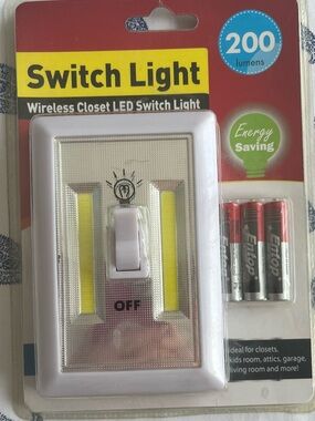 Wireless Closet Switch Light - White